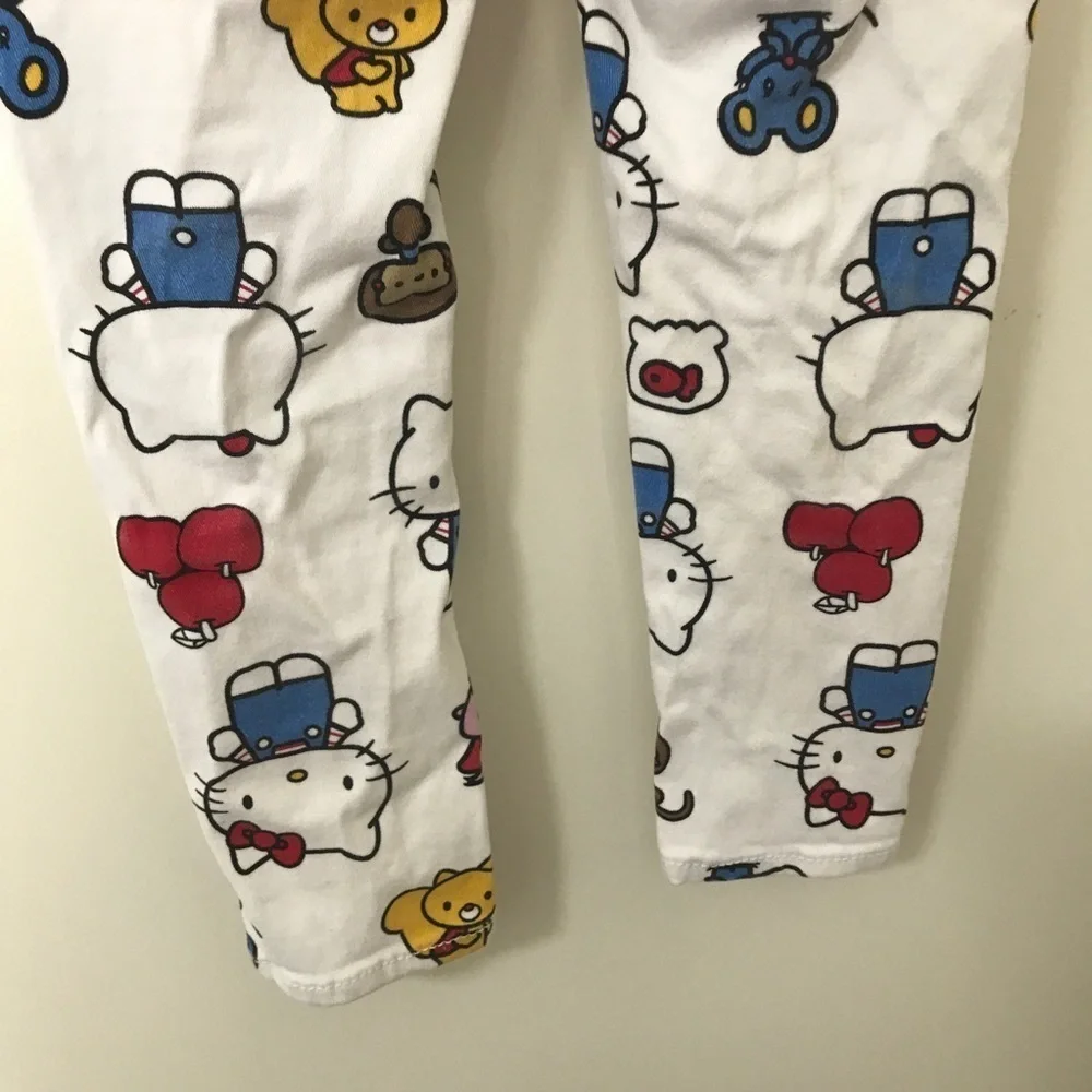 3/$15 Levi’s hello kitty Sanrio kids white pull on Jeggings 4T